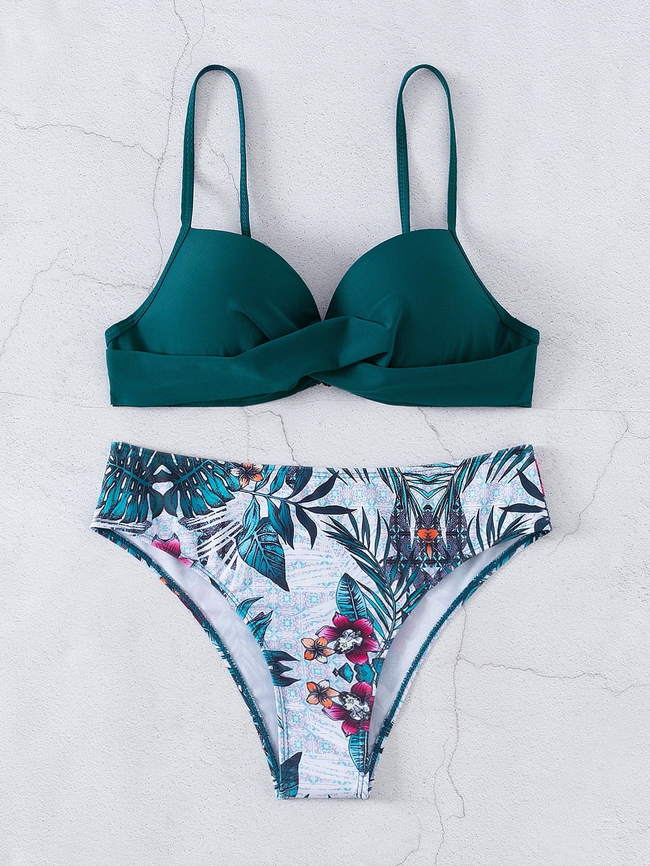 Conjunto de Maiô Bikini feminino para o verão com top sem alças cruzado à frente e Bottom de Maiô Bikini imprimido com plantas tropicais, roupa de banho, impressão aleatória