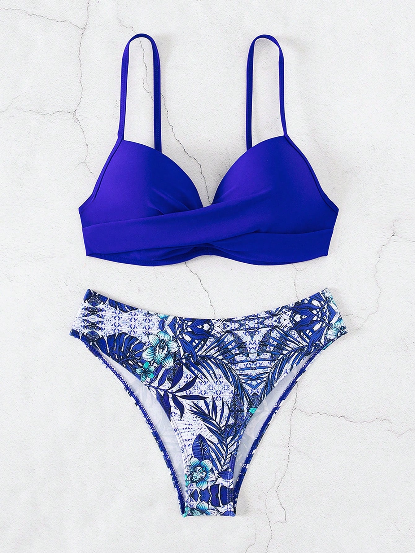 Conjunto de Maiô Bikini feminino para o verão com top sem alças cruzado à frente e Bottom de Maiô Bikini imprimido com plantas tropicais, roupa de banho, impressão aleatória