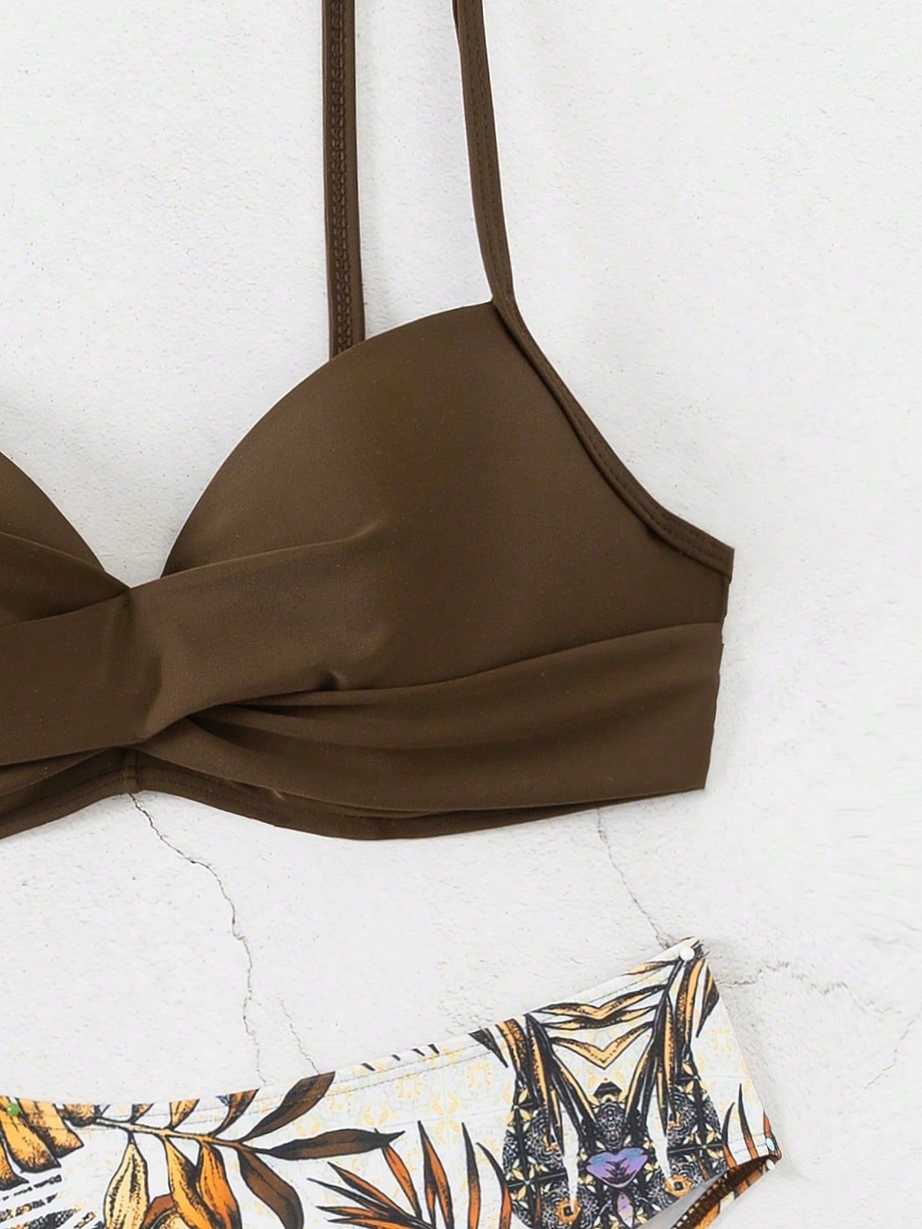 Conjunto de Maiô Bikini feminino para o verão com top sem alças cruzado à frente e Bottom de Maiô Bikini imprimido com plantas tropicais, roupa de banho, impressão aleatória