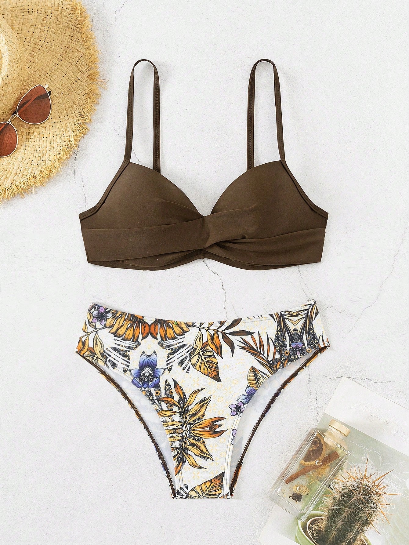 Conjunto de Maiô Bikini feminino para o verão com top sem alças cruzado à frente e Bottom de Maiô Bikini imprimido com plantas tropicais, roupa de banho, impressão aleatória
