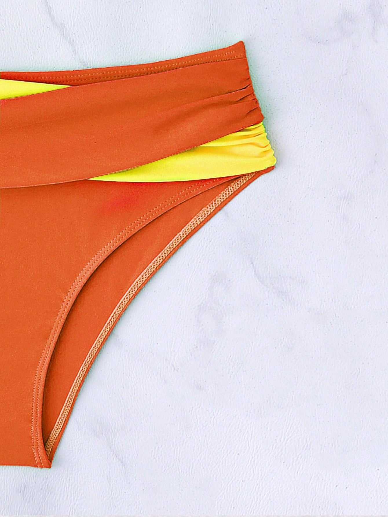 SHEIN Swim Conjunto de Bikini feminino com detalhe transversal em blocos de cores para o verão na praia