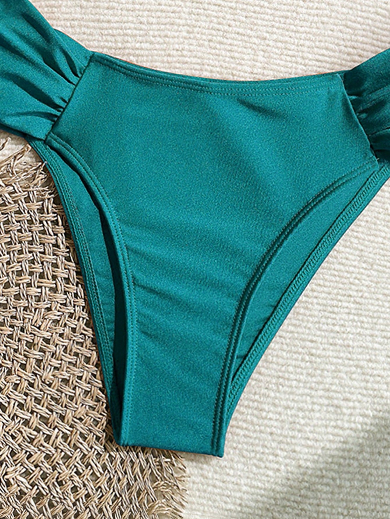 Swim Vcay Conjunto de Maiô Bikini com Alças Finas Plissadas de Corte Alto, Acessórios Metálicos Sexy, Totalmente Vegano, Roupa de Praia de Férias de Primavera para Mulheres, Roupa de Banho de Verão para Mulheres