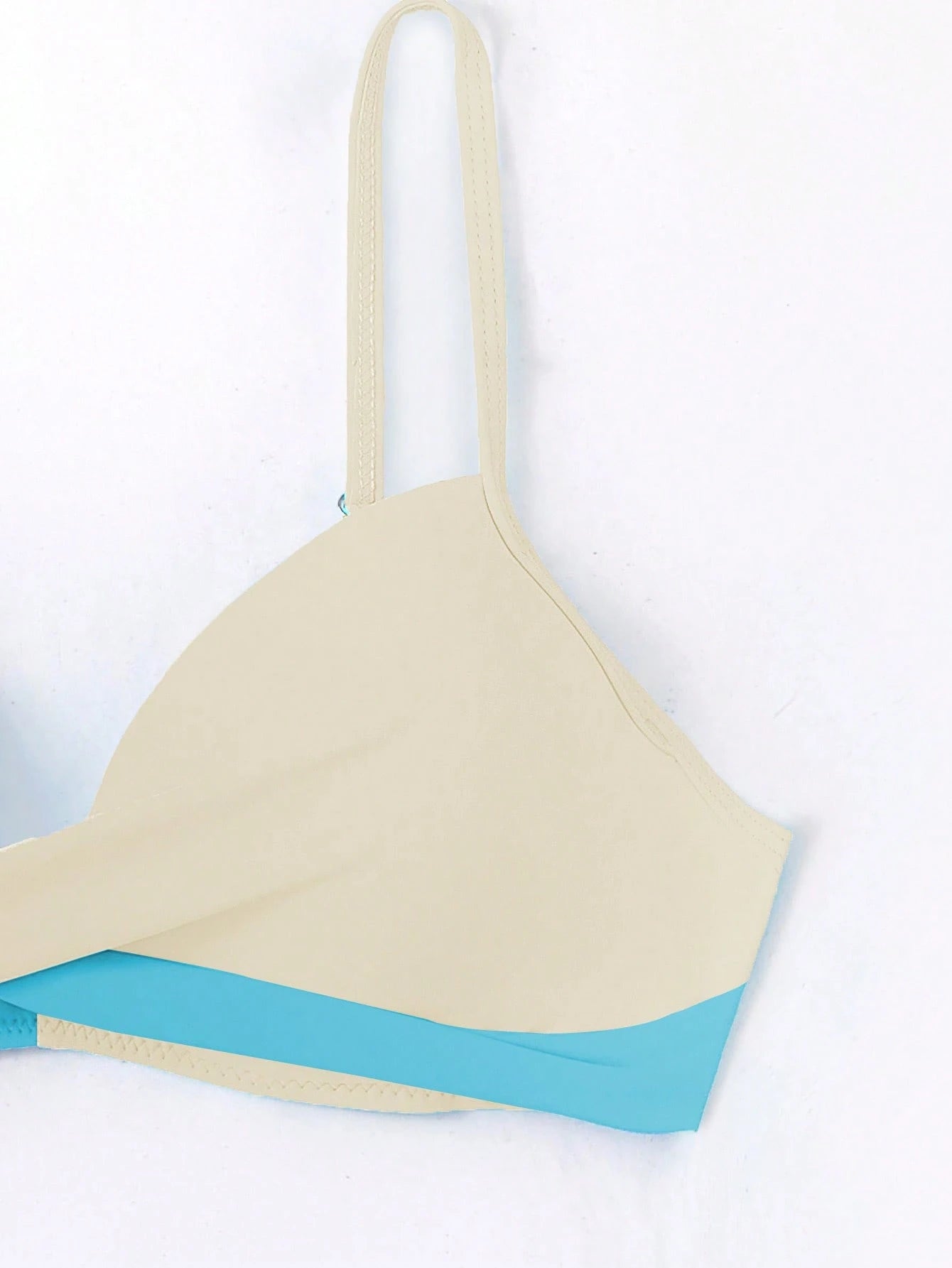 SHEIN Swim Conjunto de Bikini feminino com detalhe transversal em blocos de cores para o verão na praia