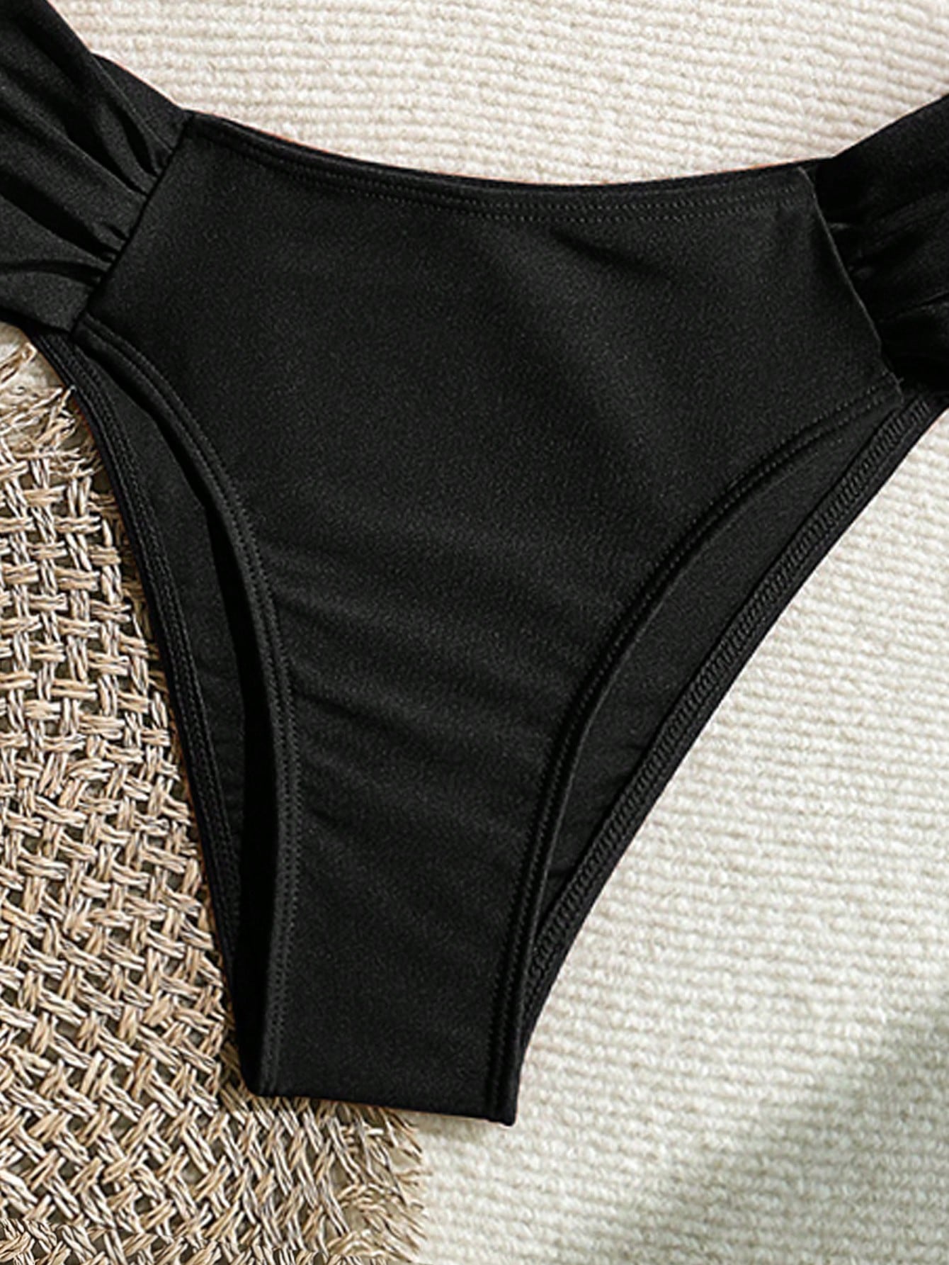 Swim Vcay Conjunto de Maiô Bikini com Alças Finas Plissadas de Corte Alto, Acessórios Metálicos Sexy, Totalmente Vegano, Roupa de Praia de Férias de Primavera para Mulheres, Roupa de Banho de Verão para Mulheres