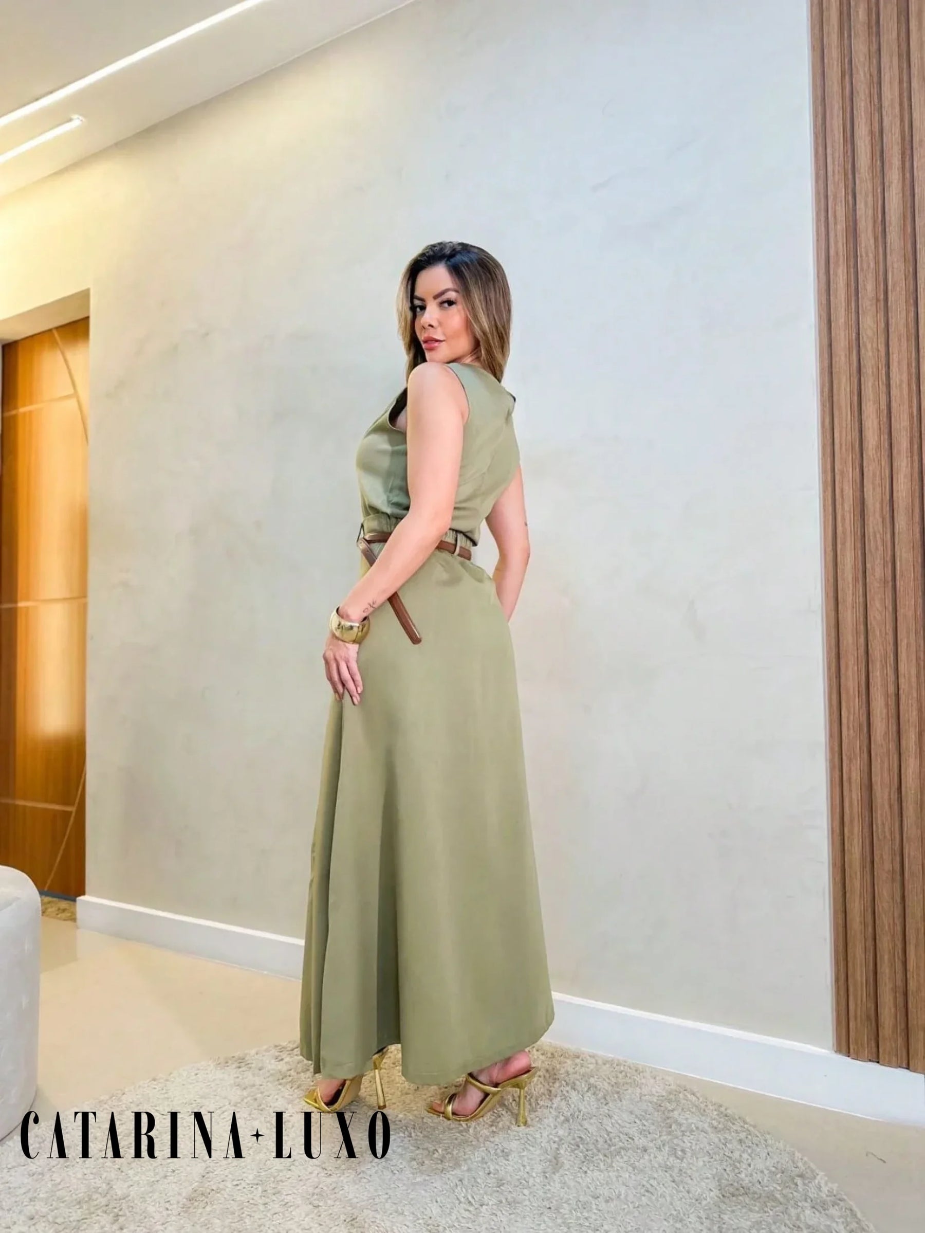 Conjunto Blusa Sem Manga E Saia Longa Com Cinto Renata