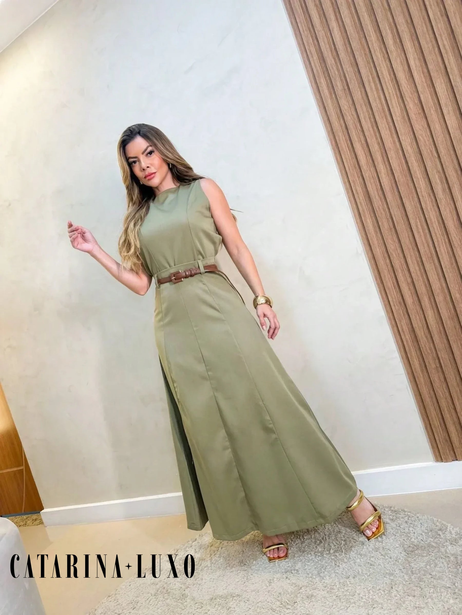Conjunto Blusa Sem Manga E Saia Longa Com Cinto Renata