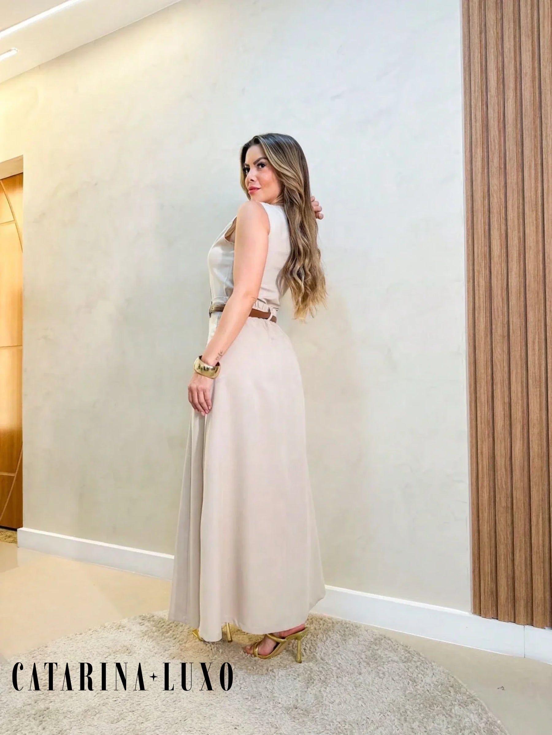 Conjunto Blusa Sem Manga E Saia Longa Com Cinto Renata