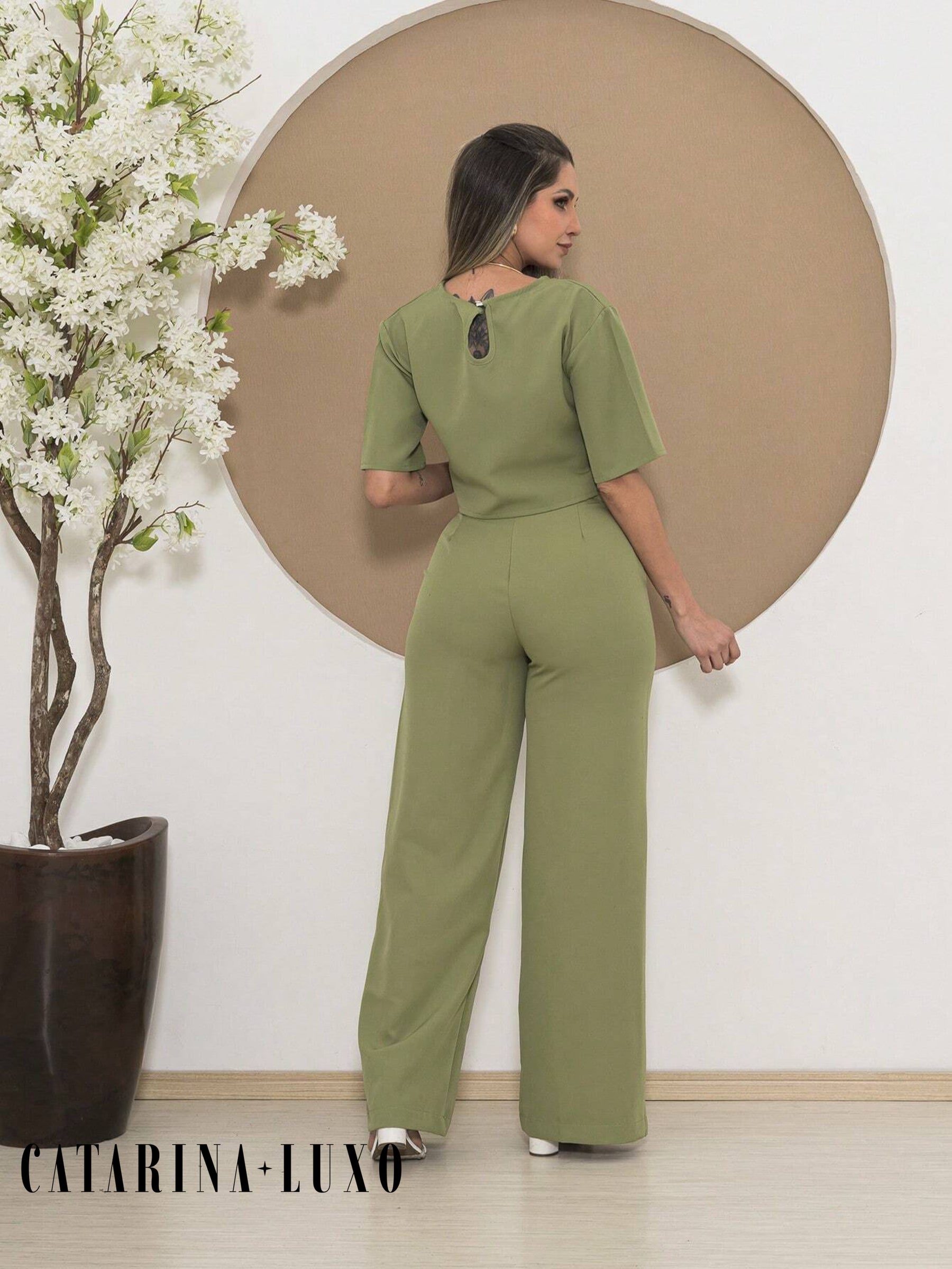 Conjunto Cropped Manga Curta E Calça Pantalona Regina