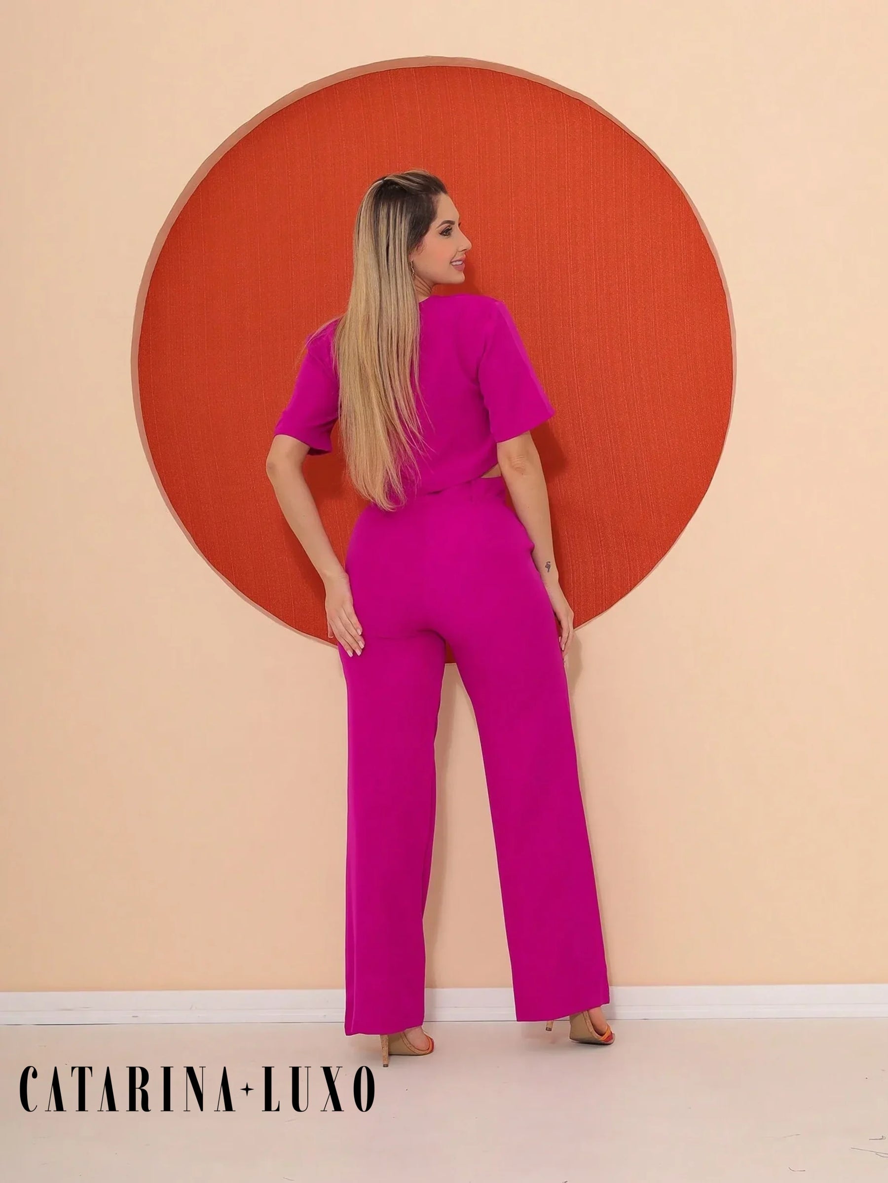 Conjunto Cropped Manga Curta E Calça Pantalona Regina