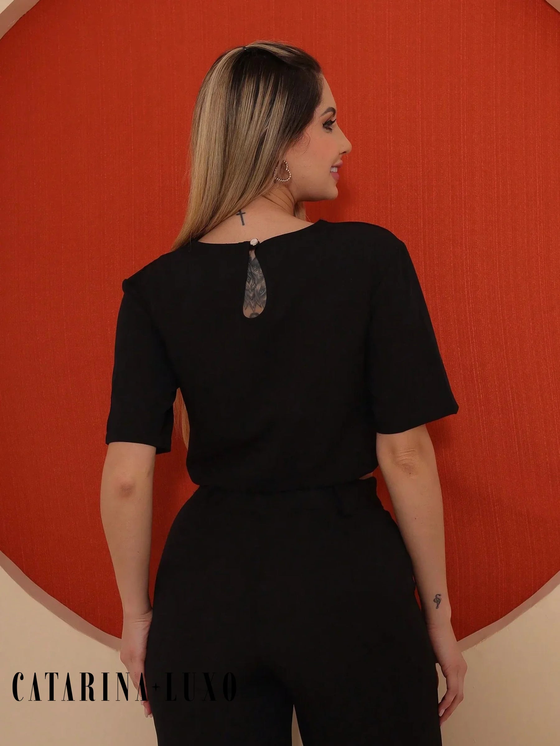 Conjunto Cropped Manga Curta E Calça Pantalona Regina