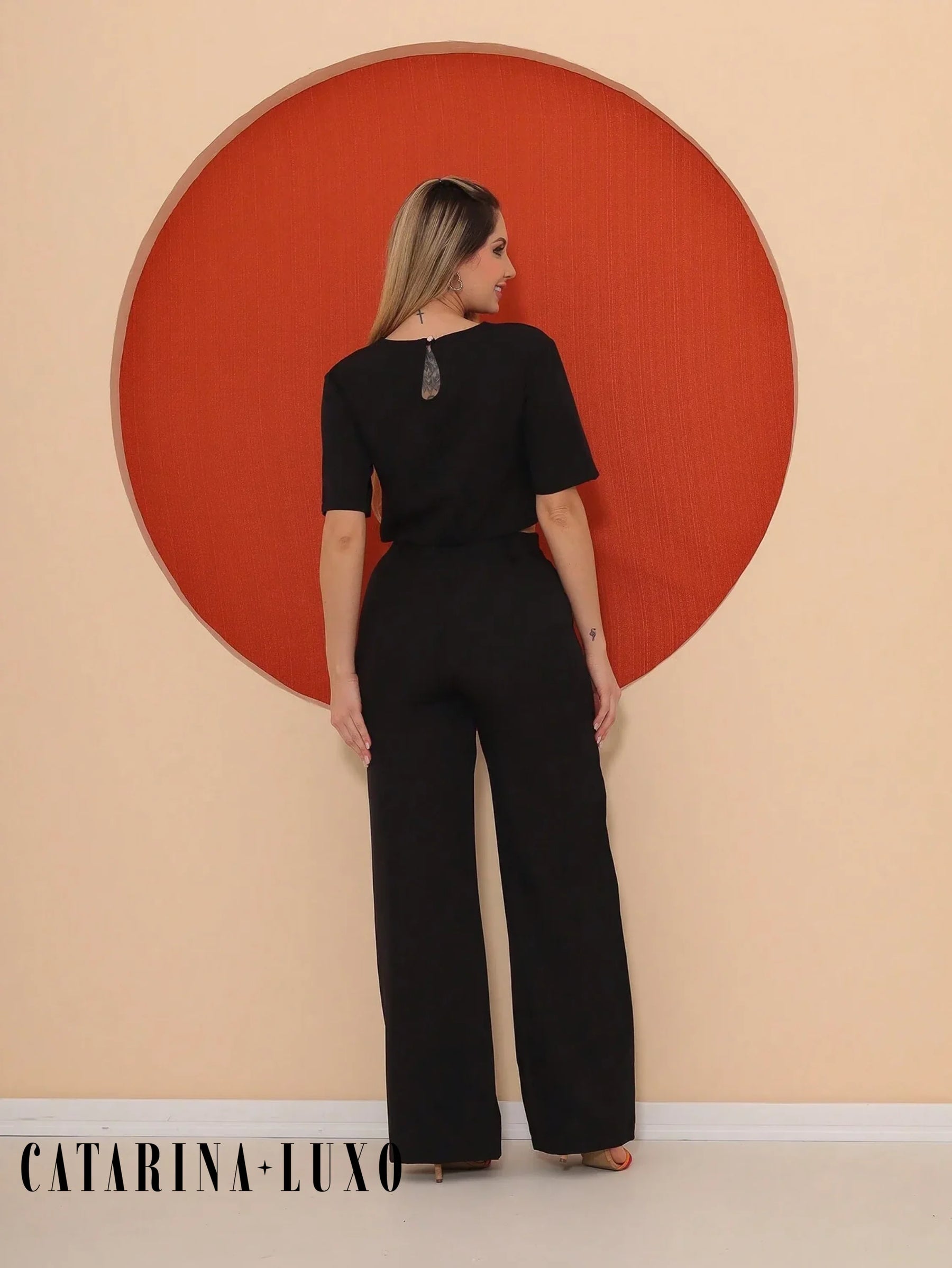 Conjunto Cropped Manga Curta E Calça Pantalona Regina