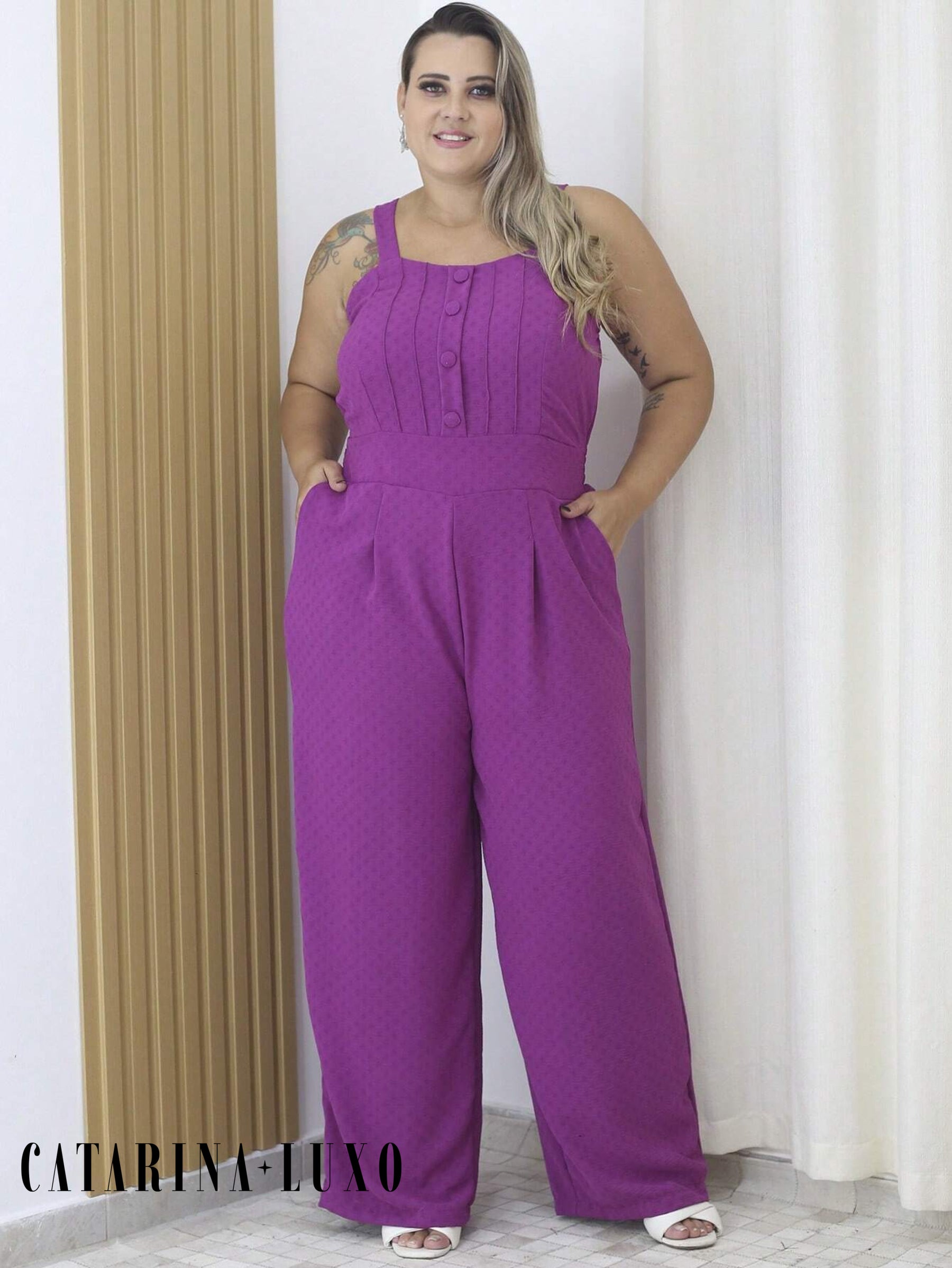 Macacão Pantalona Alça Grossa Com Botões Plus Size Mariane