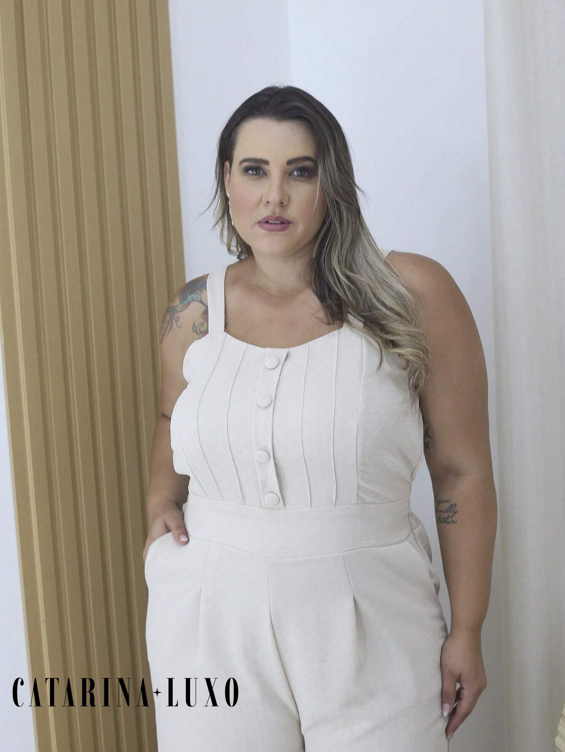 Macacão Pantalona Alça Grossa Com Botões Plus Size Mariane