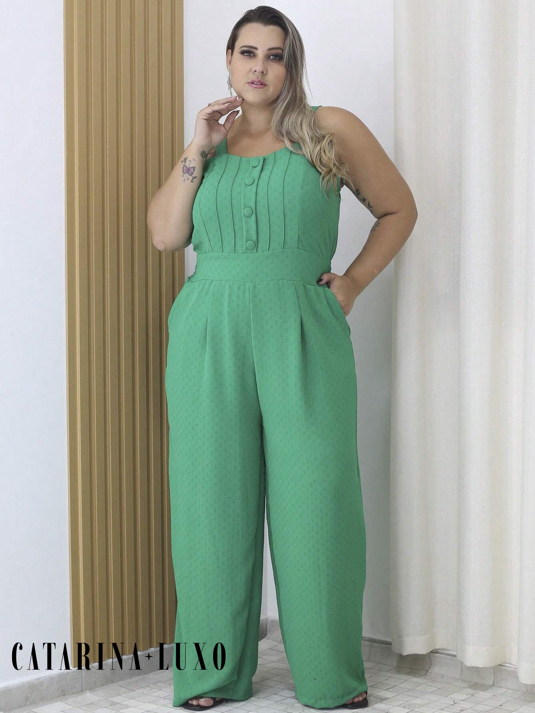Macacão Pantalona Alça Grossa Com Botões Plus Size Mariane Verde Menta / G1