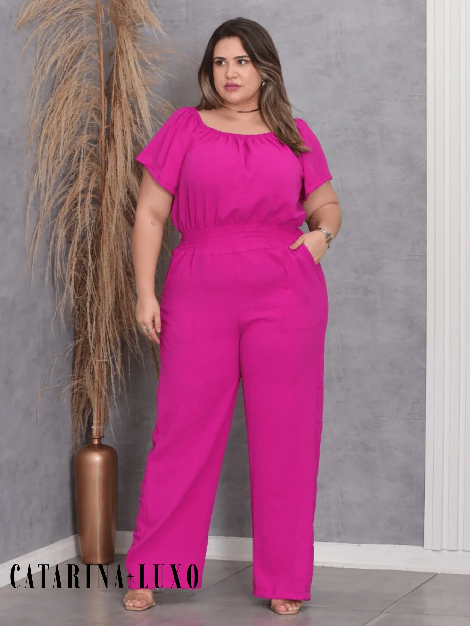 Macacão Perna Longa Com Gola Ombro Á Plus Size Kelly Fúcsia / M