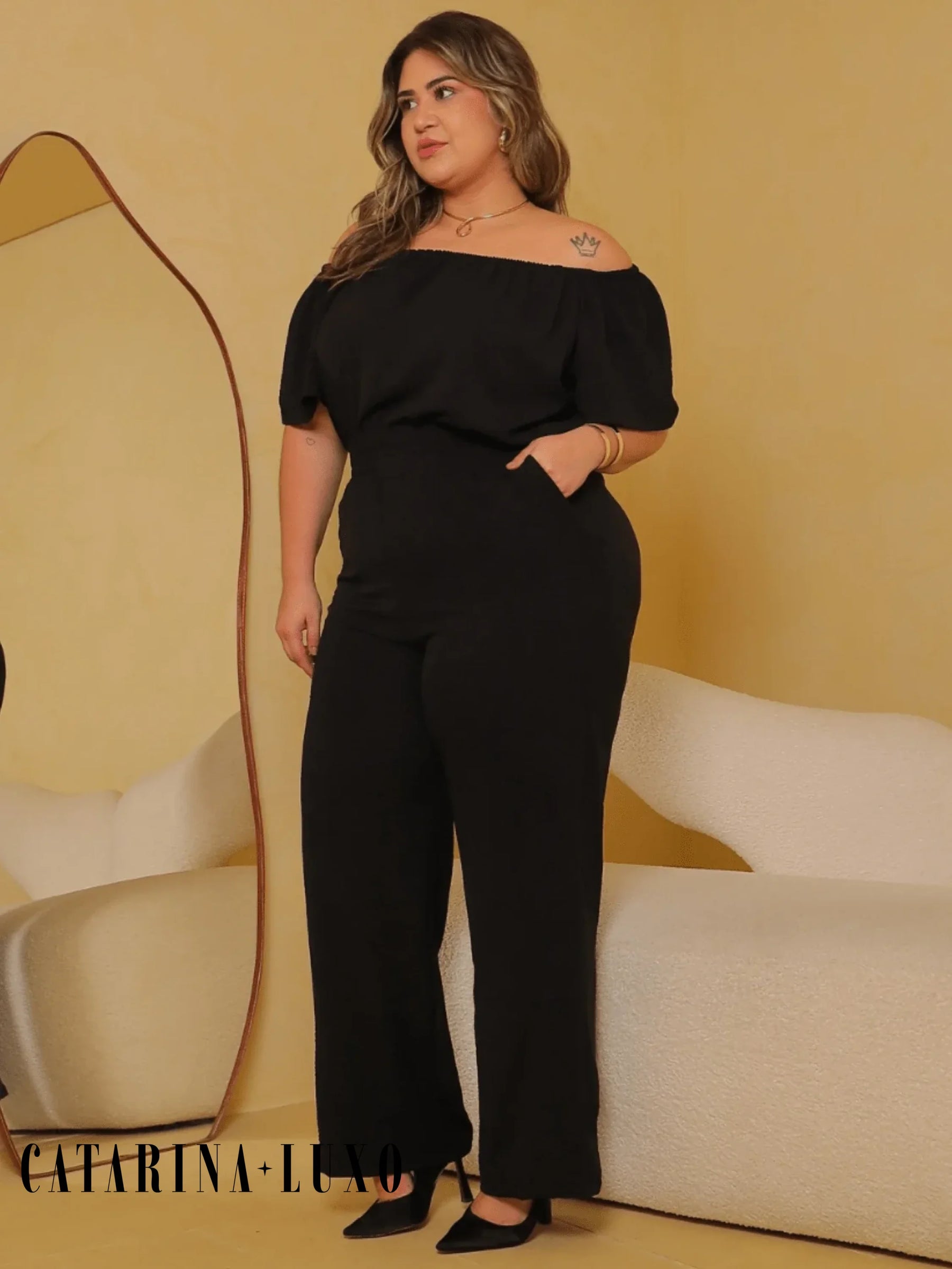 Macacão Perna Longa Com Gola Ombro Á Plus Size Kelly Preto / M