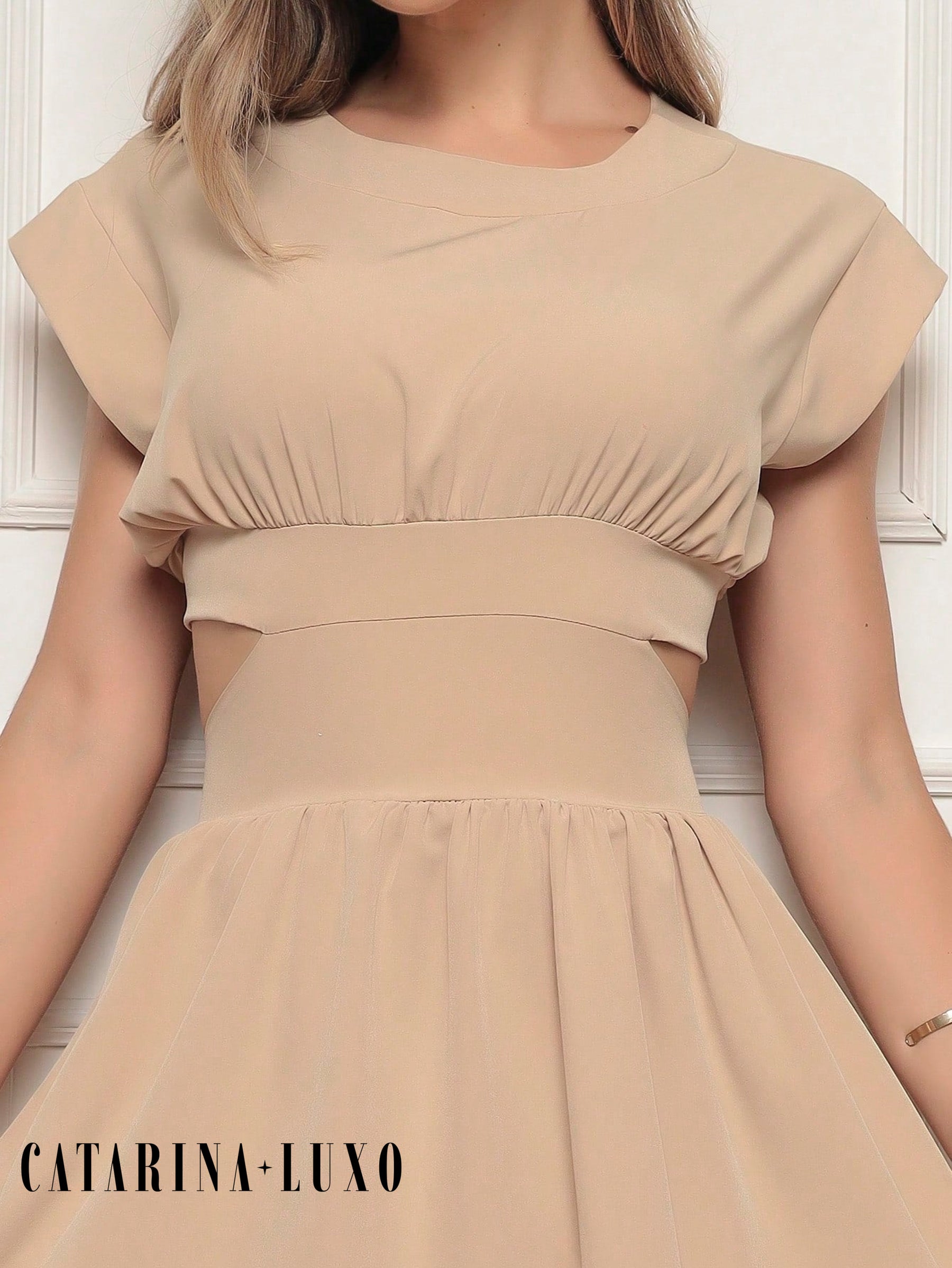 Vestido Curto Com Fendas Laterais Juliana Vestidos Curtos Femininos