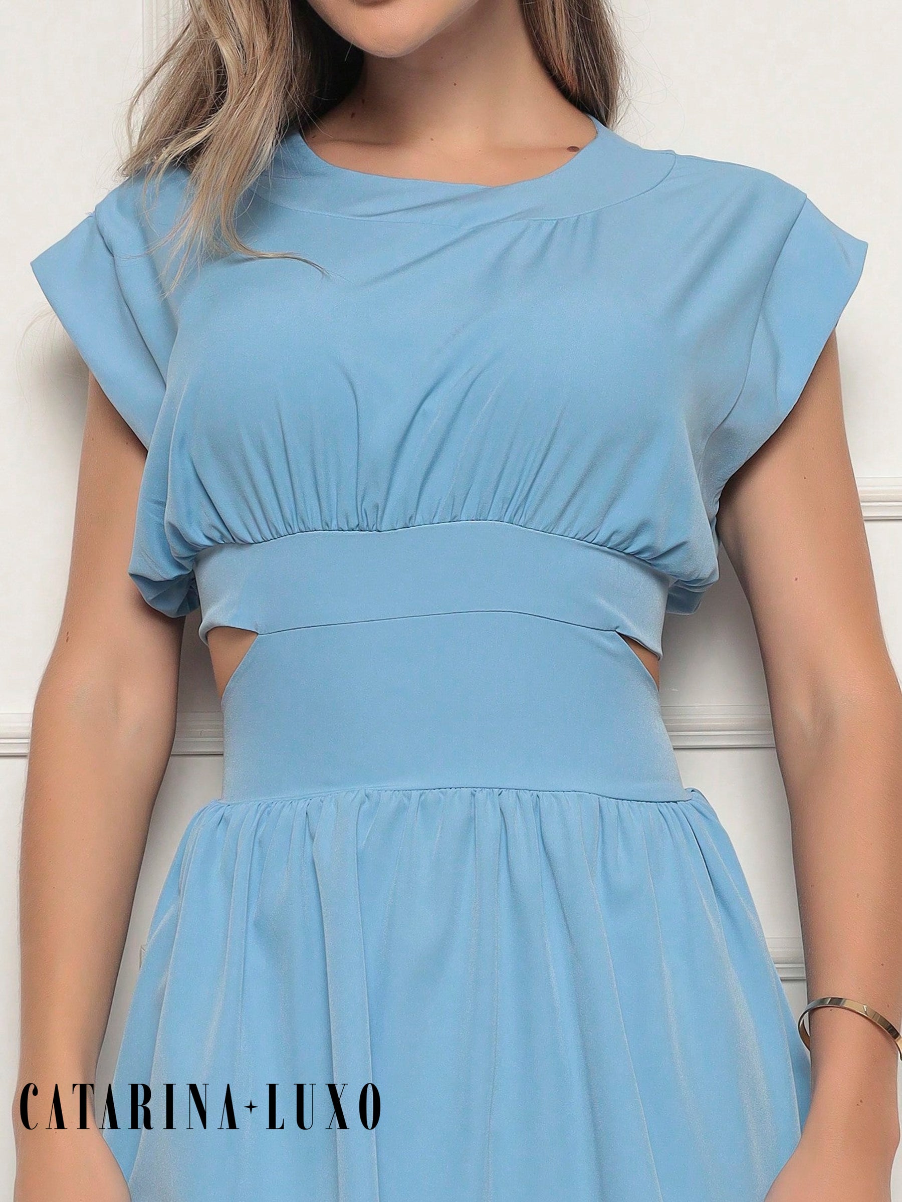 Vestido Curto Com Fendas Laterais Juliana Vestidos Curtos Femininos