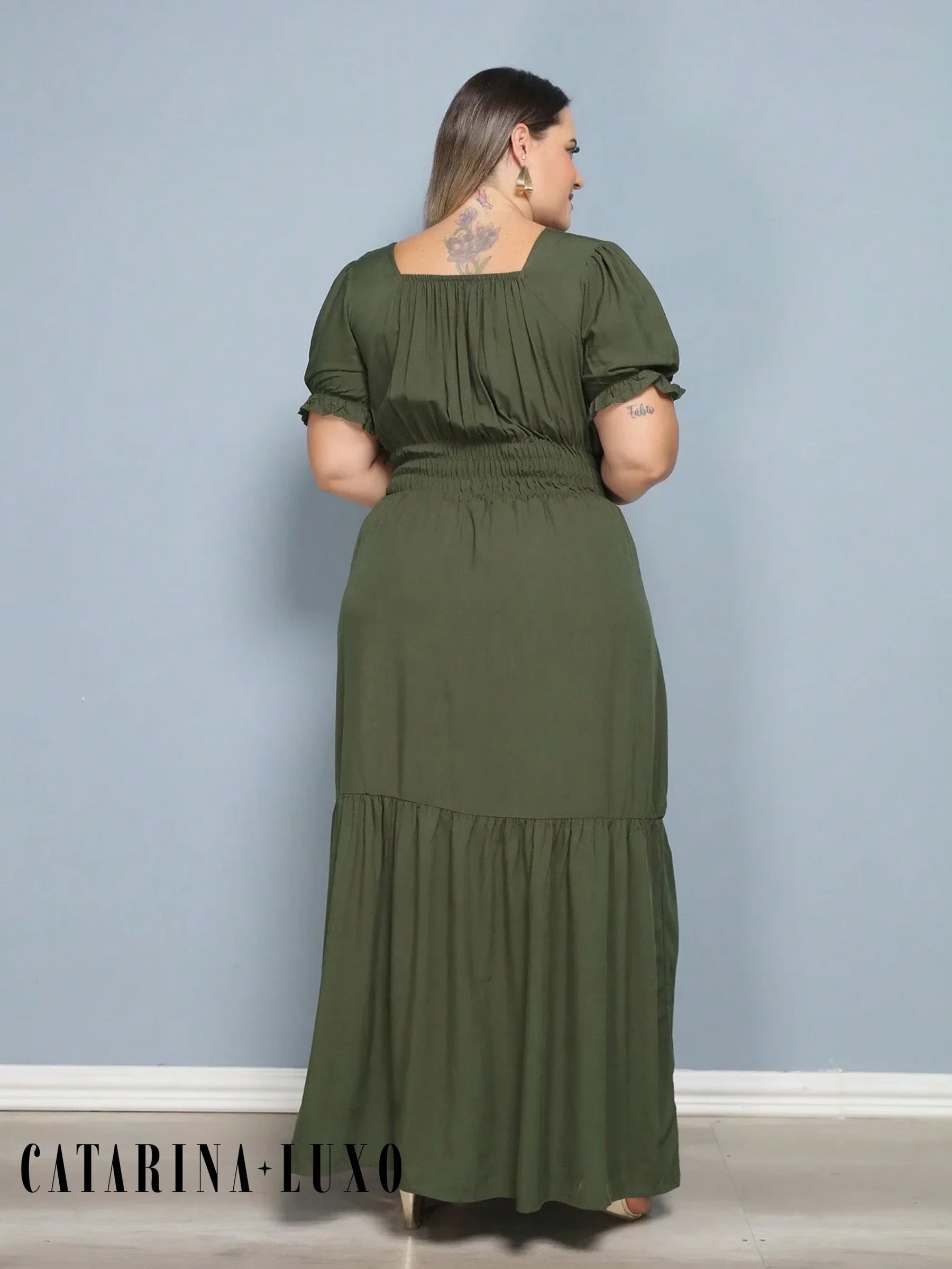 Vestido Longo Manga Bufante Com Babado Plus Size Taís