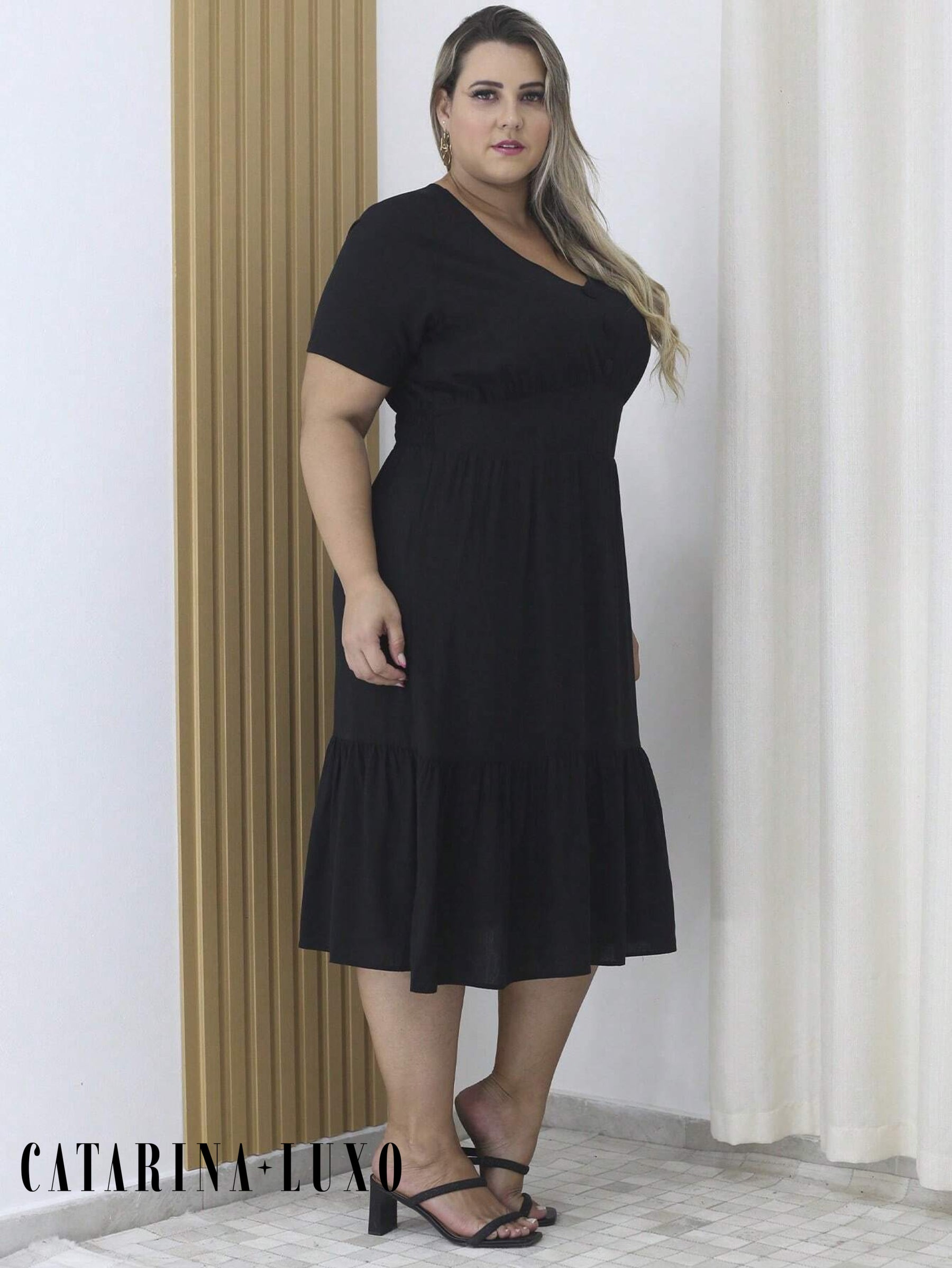 Vestido Midi Com Bainha E Botões Plus Size Samara