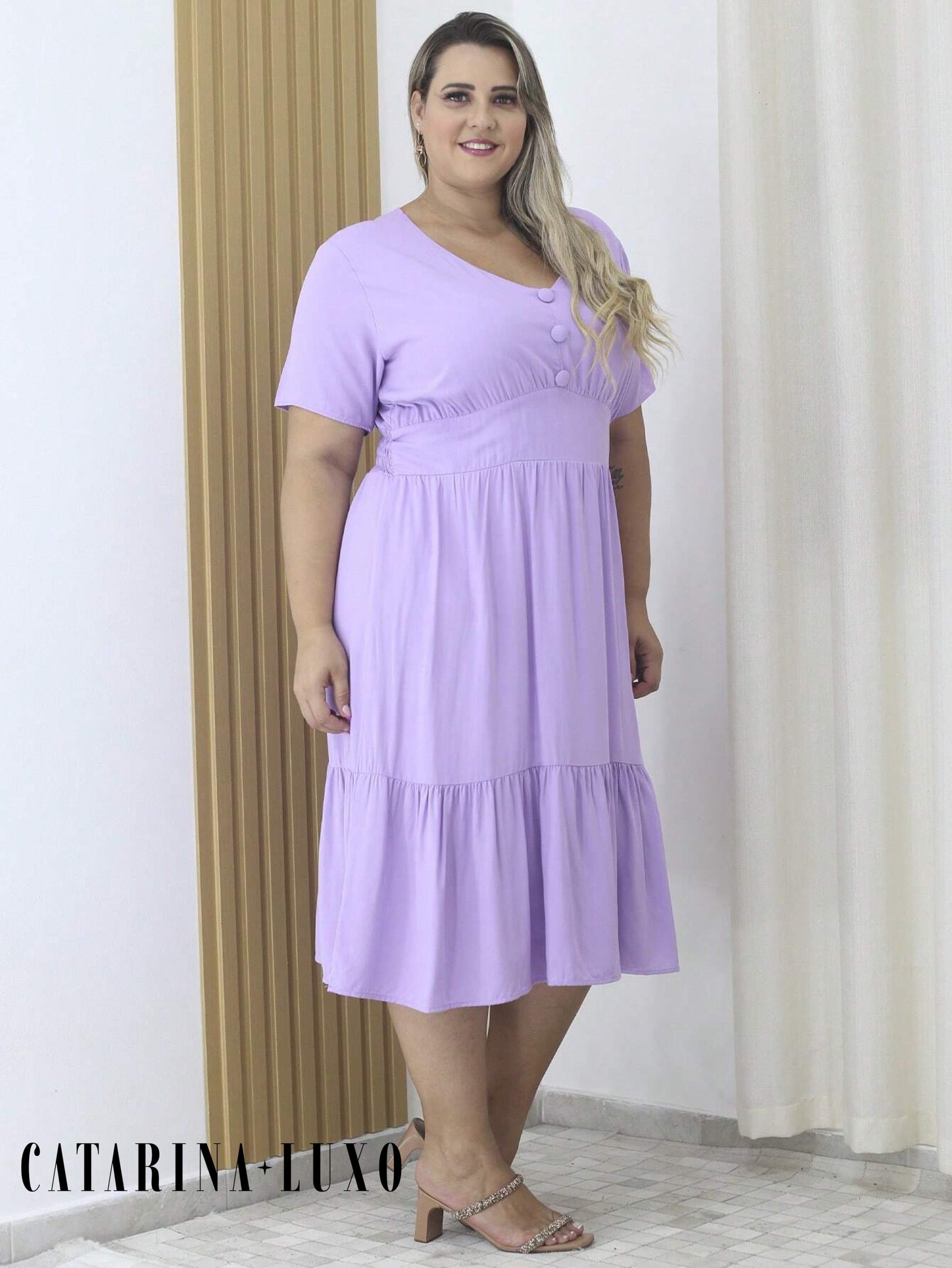 Vestido Midi Com Bainha E Botões Plus Size Samara