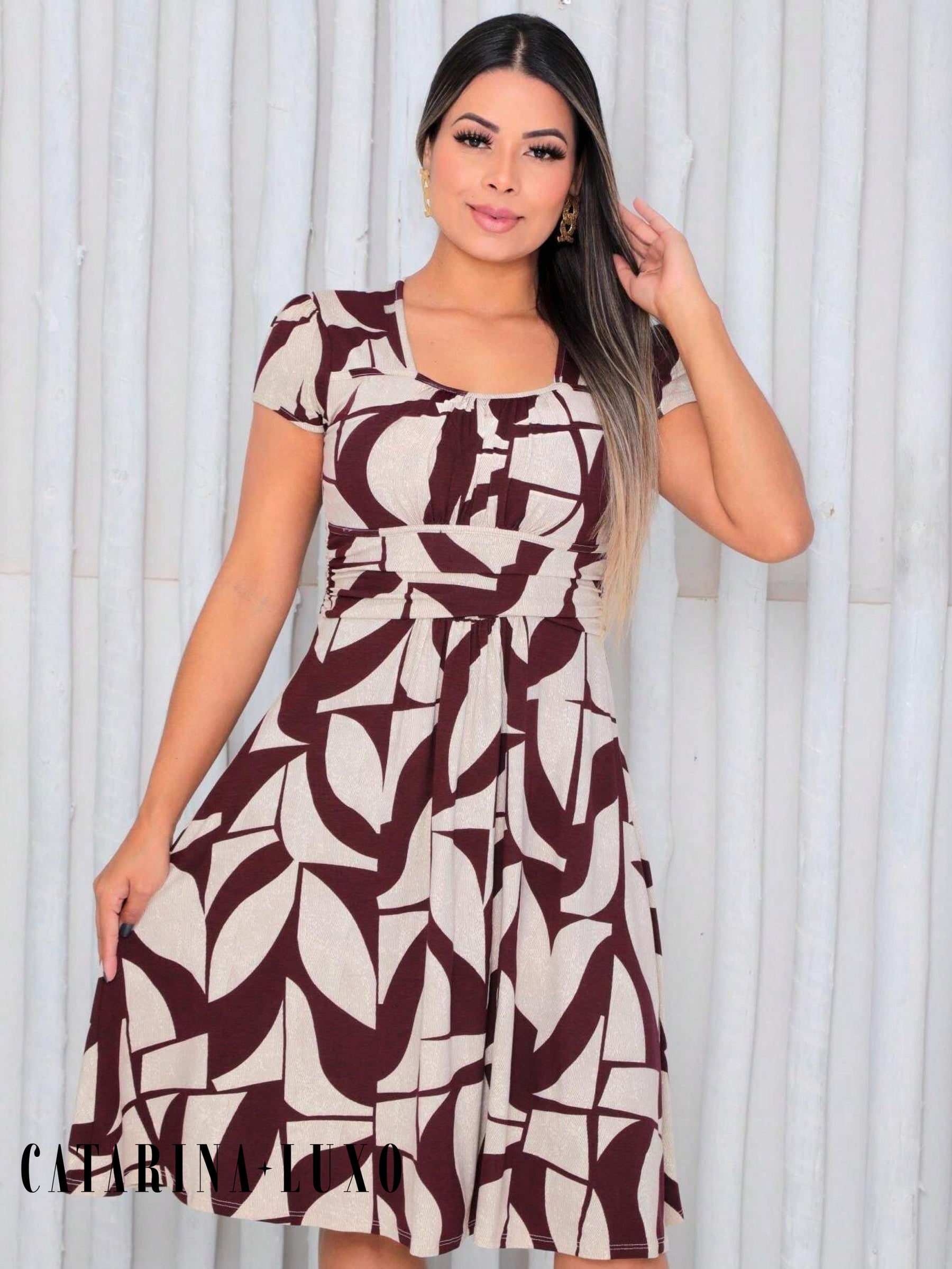 Vestido Mídi Gola Quadrada Estampado Cecília