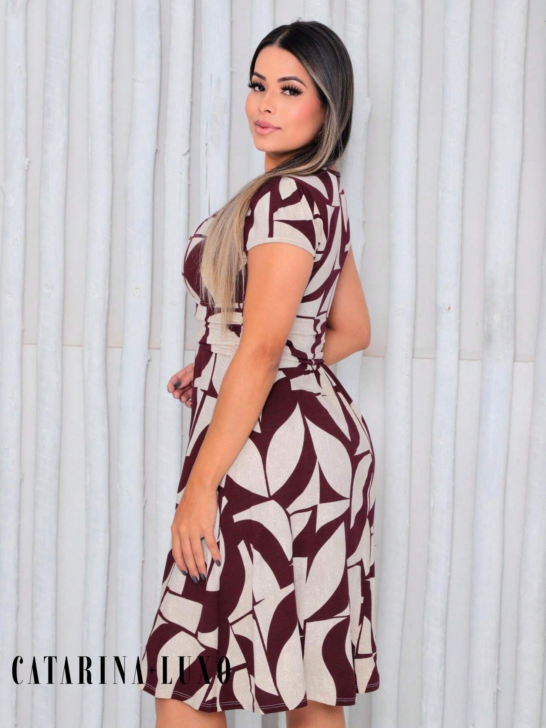 Vestido Mídi Gola Quadrada Estampado Cecília