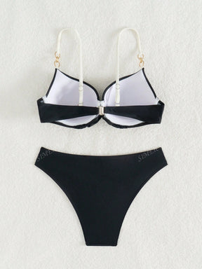 Conjunto de Praia de Verão 2 peças/Conjunto Mulheres, Top com Alça Decorativa de Anel Duplo Preto e Branco Retalhos e Conjunto de Maiô Bikini Triângulo com Acentos Dourados