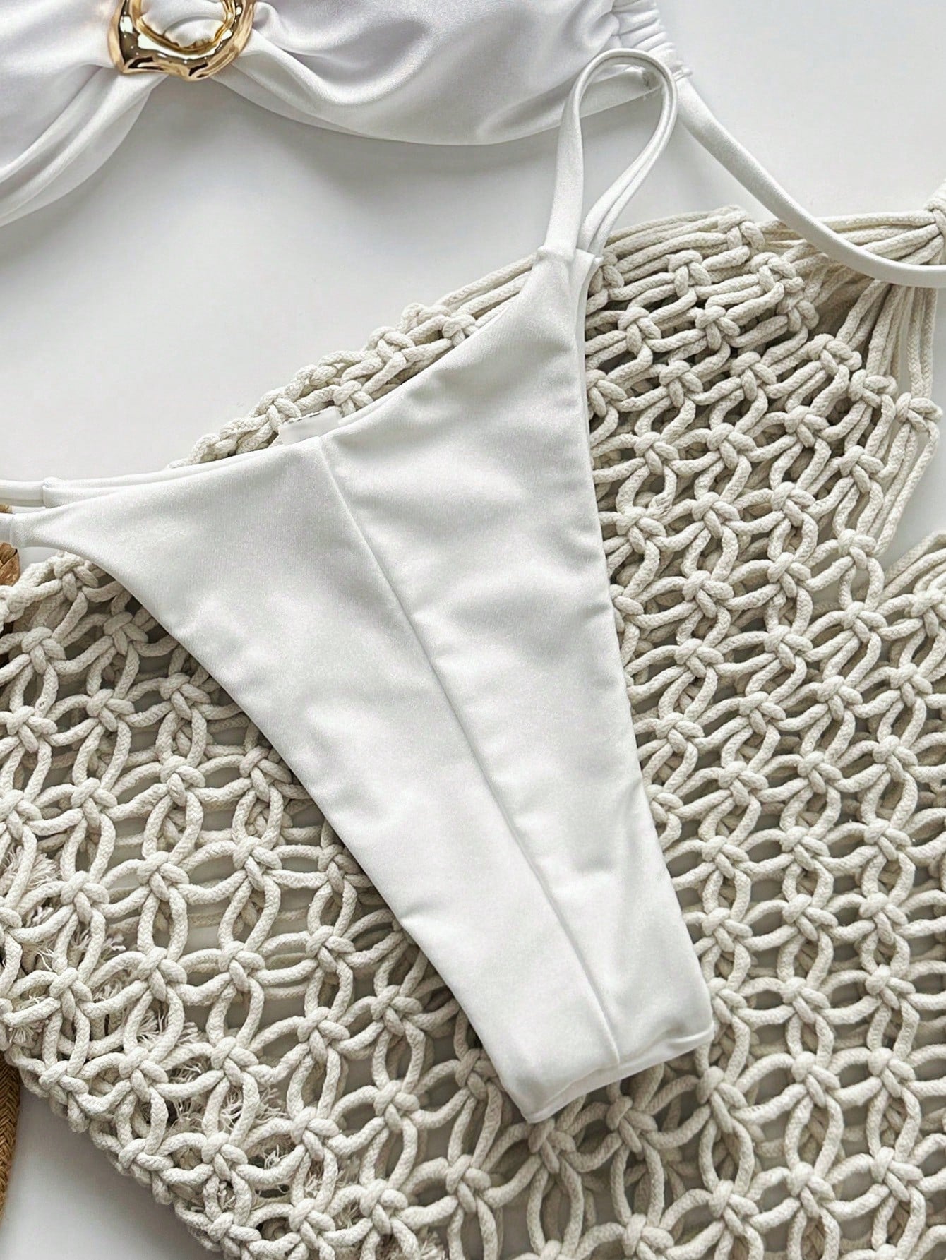 SHEIN Swim Conjunto de Maiô Bikini Feminino Strapless de Verão Solid Color com Amarração e Decoração Metálica, Sexy