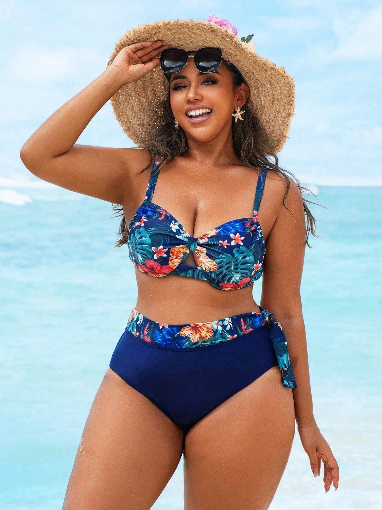 Swim Lushoire Conjunto com 2 Peças Estampa de Planta Tropical Aleatória para Mulheres Plus Size, Top Assimétrica com Babado e Maiô Bikini Triângulo de Cintura Alta, Traje de Banho Simples para Férias e Uso Diário