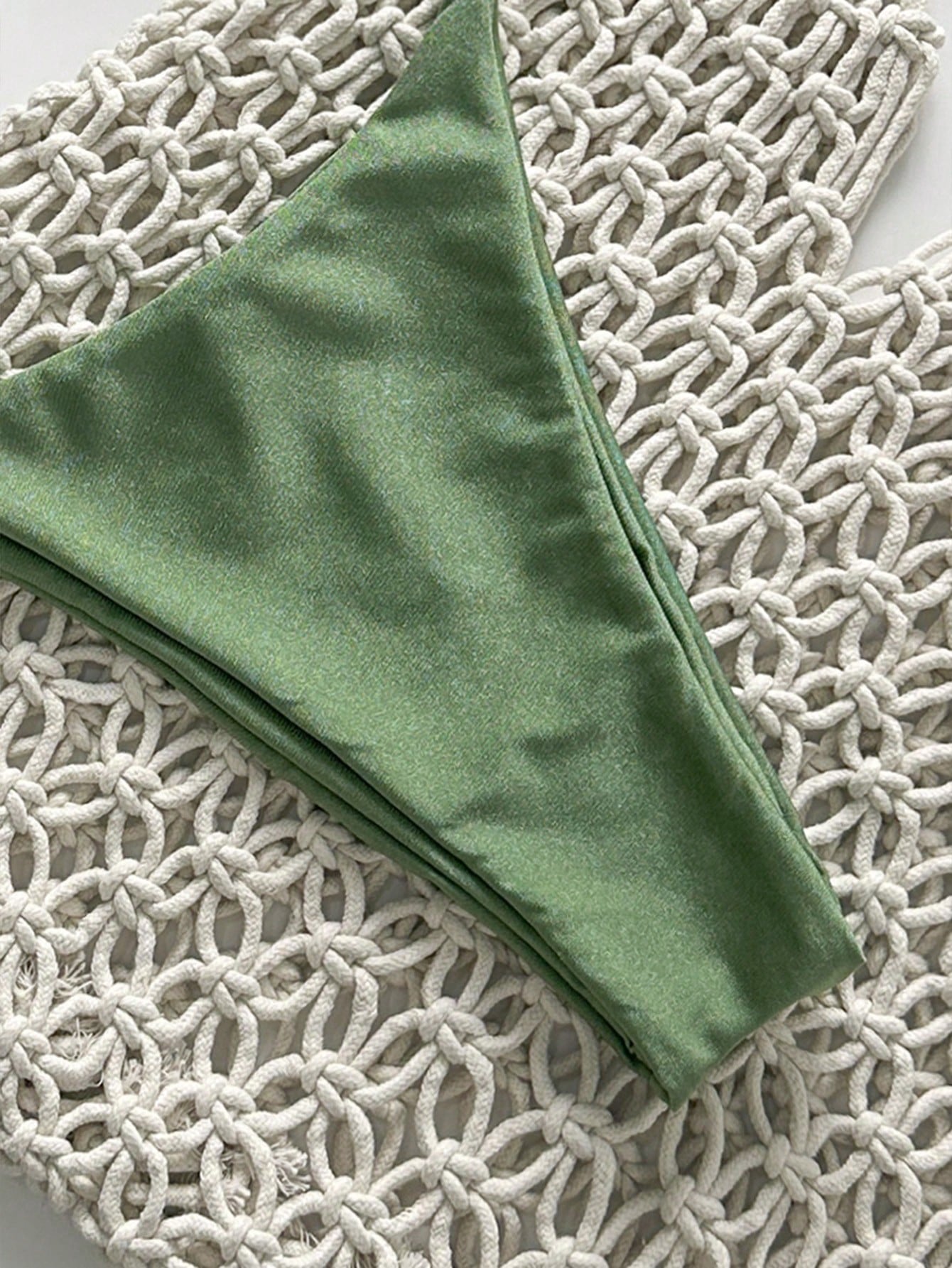 SHEIN Swim Conjunto de Maiô Bikini Feminino Strapless de Verão Solid Color com Amarração e Decoração Metálica, Sexy