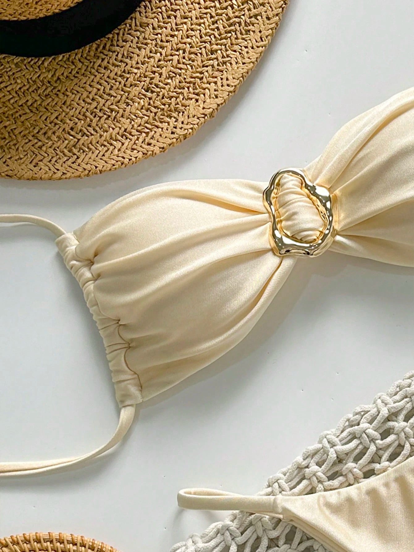 SHEIN Swim Conjunto de Maiô Bikini Feminino Strapless de Verão Solid Color com Amarração e Decoração Metálica, Sexy