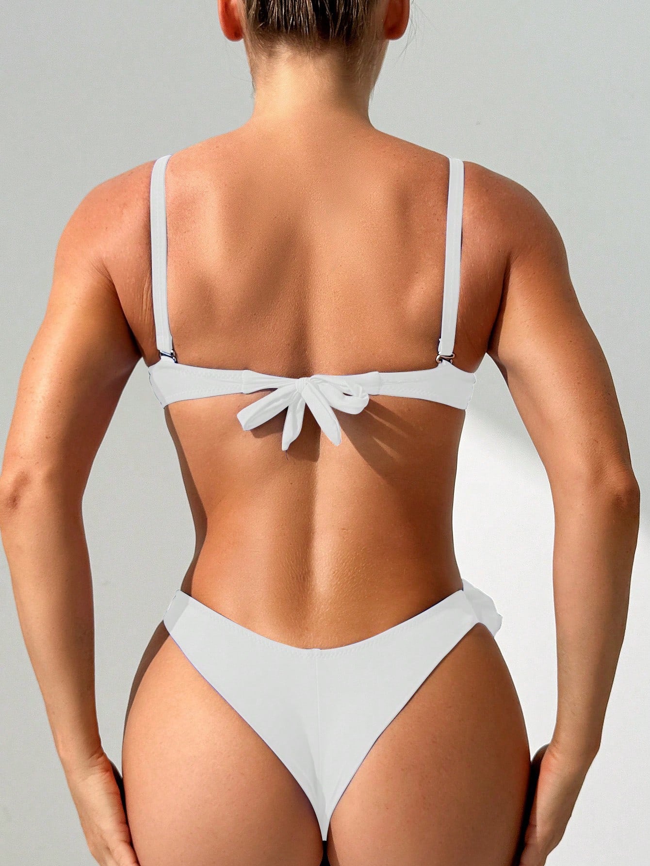 Vendedor IndicadoWD VEST Biquíni Elegante com Detalhes Florais – Sofisticação para Dias de Sol 2025 XX291