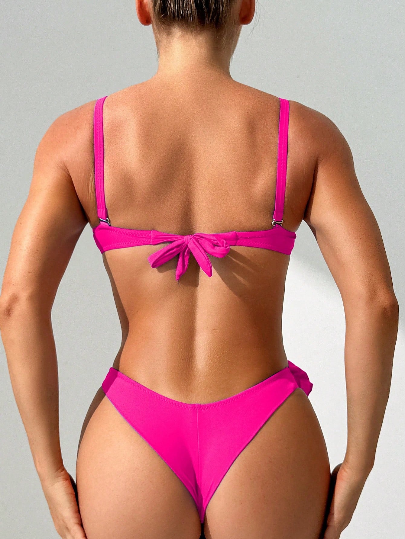 Vendedor IndicadoWD VEST Biquíni Elegante com Detalhes Florais – Sofisticação para Dias de Sol 2025 XX291