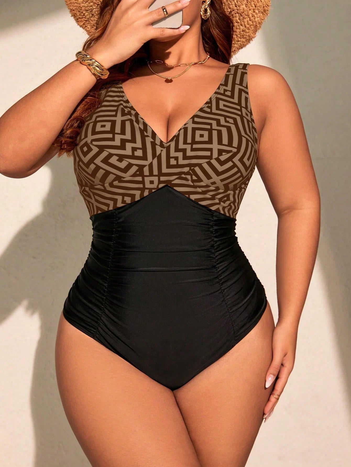 Swim Lushoire Maio Tipo One-Piece com Estampa Geométrica Contrastante, Plus Size, Para Férias na Praia de Verão