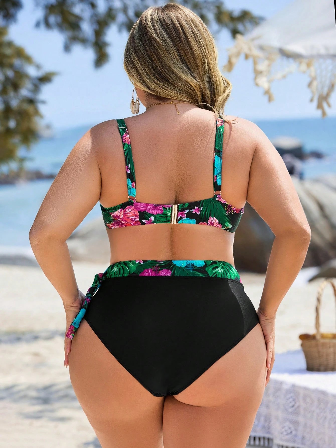 Swim Lushoire Conjunto com 2 Peças Estampa de Planta Tropical Aleatória para Mulheres Plus Size, Top Assimétrica com Babado e Maiô Bikini Triângulo de Cintura Alta, Traje de Banho Simples para Férias e Uso Diário