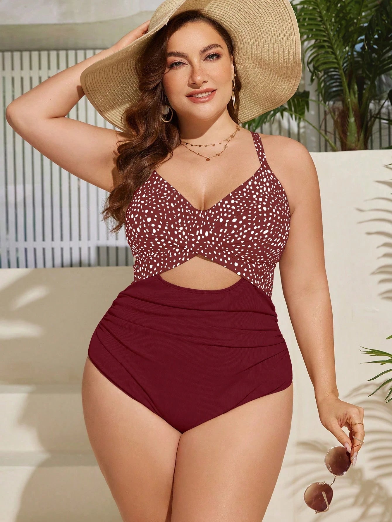 SHEIN Swim Curve Maiô Elegante e Sexy com Twist e Recorte, Plus Size, Adequado para Férias de Verão