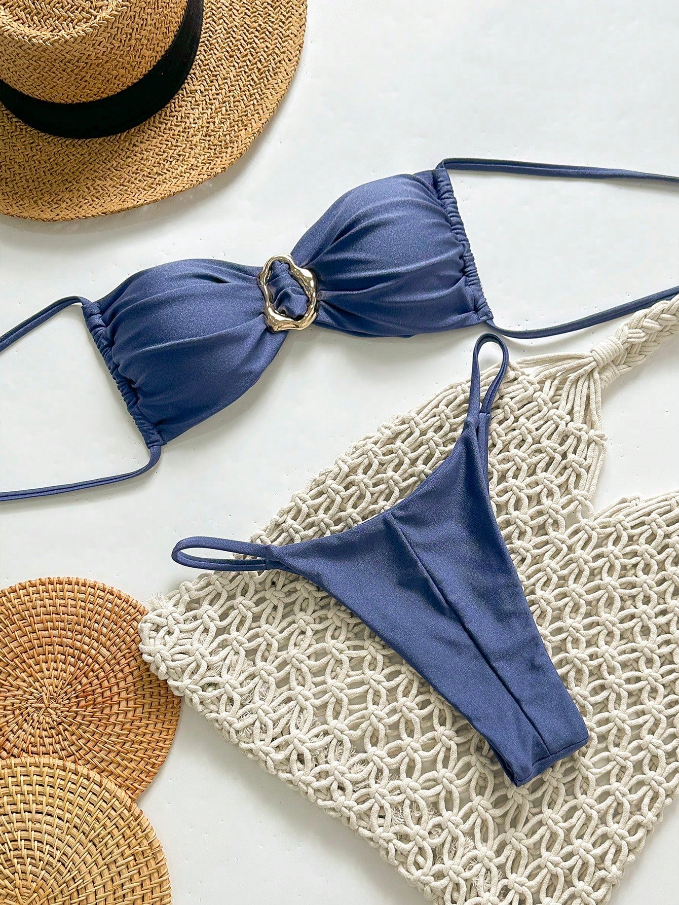 SHEIN Swim Conjunto de Maiô Bikini Feminino Strapless de Verão Solid Color com Amarração e Decoração Metálica, Sexy