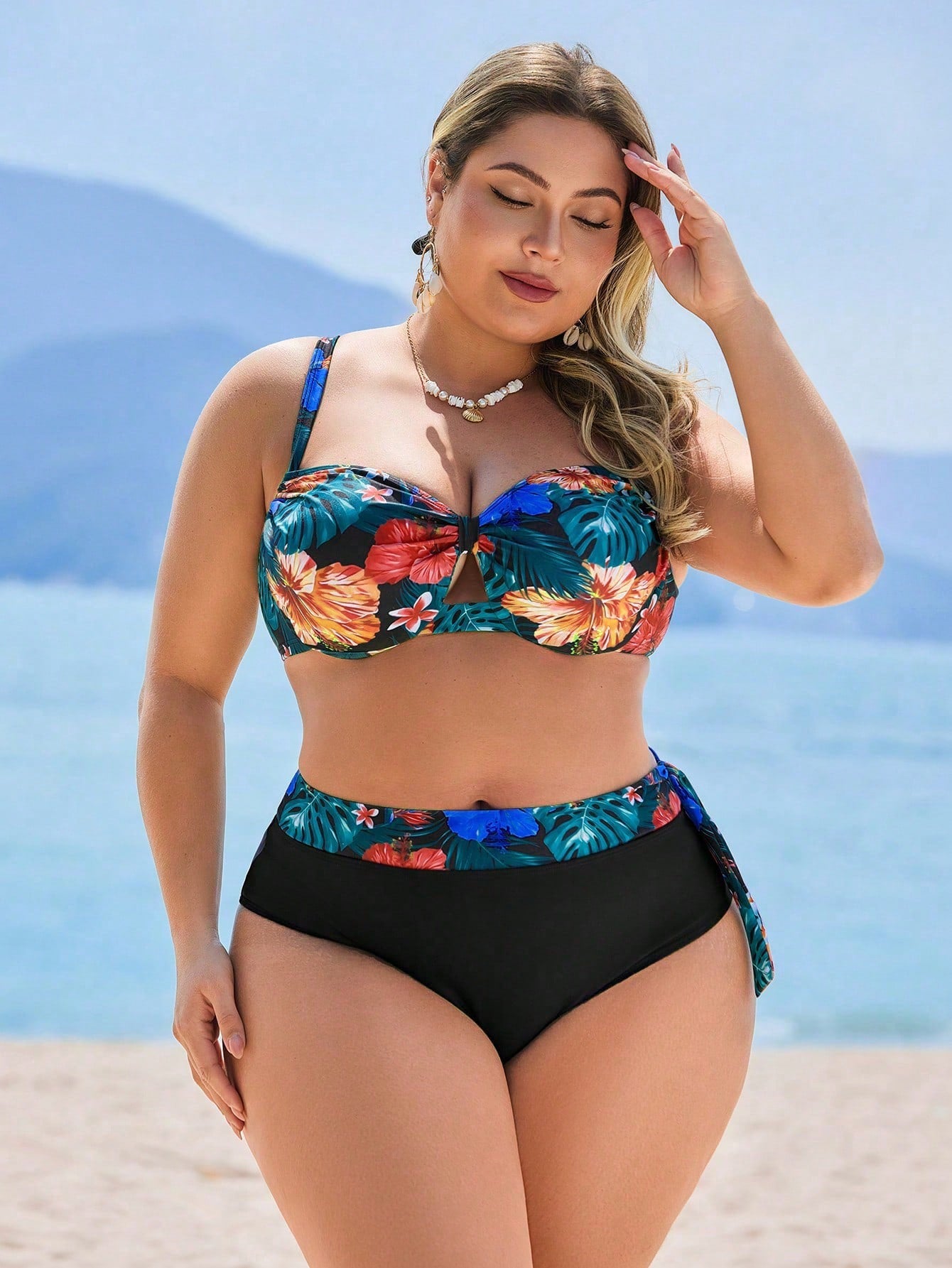 Swim Lushoire Conjunto com 2 Peças Estampa de Planta Tropical Aleatória para Mulheres Plus Size, Top Assimétrica com Babado e Maiô Bikini Triângulo de Cintura Alta, Traje de Banho Simples para Férias e Uso Diário